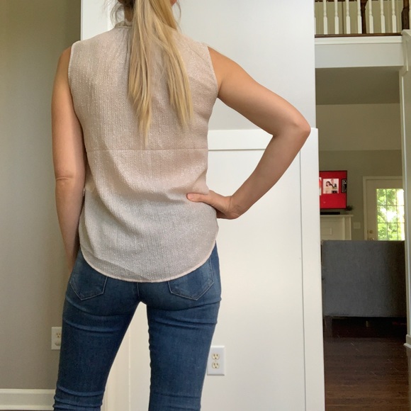 H&M thin flowy top - Picture 3 of 3